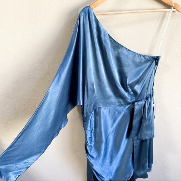 NWT Elliatt Saronic One Shoulder Satin Dress - Picture 4 of 7